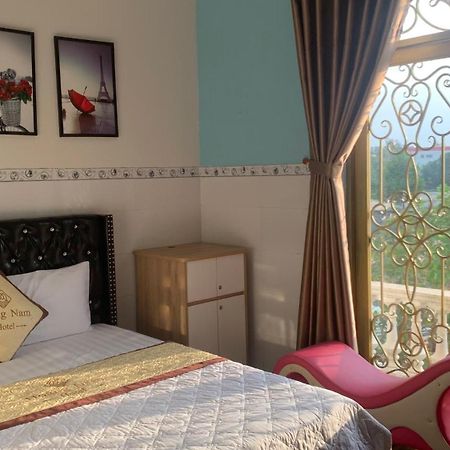Hoang Nam Hotel Tan Uyen Kültér fotó